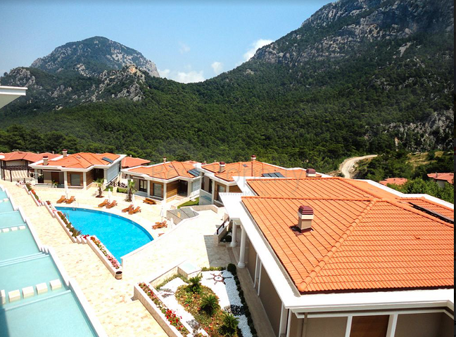 Вилла с мебелью в окружении горной природы в Анталии