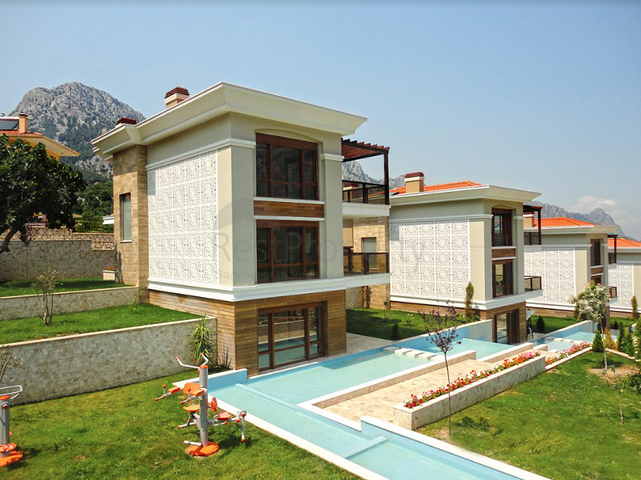 Вилла с мебелью в окружении горной природы в Анталии