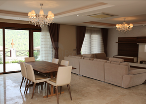 Вилла с мебелью в окружении горной природы в Анталии