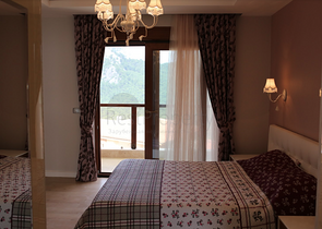 Вилла с мебелью в окружении горной природы в Анталии