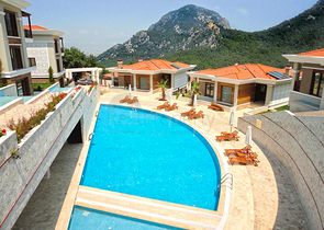 Вилла с мебелью в окружении горной природы в Анталии