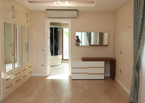 Вилла с мебелью в окружении горной природы в Анталии