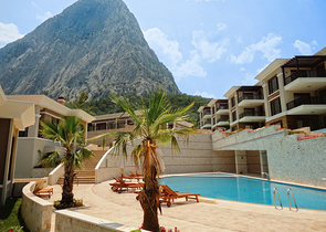 Вилла с мебелью в окружении горной природы в Анталии