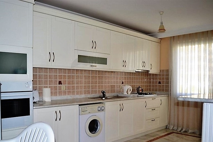 Квартира с большой площадью у самого берега моря