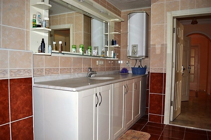 Квартира с большой площадью у самого берега моря