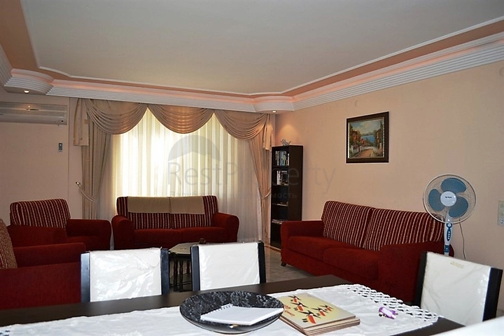 Квартира с большой площадью у самого берега моря