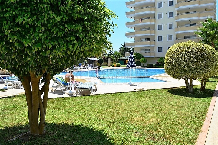 Квартира с большой площадью у самого берега моря