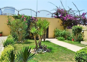 Квартира с большой площадью у самого берега моря