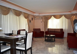 Квартира с большой площадью у самого берега моря