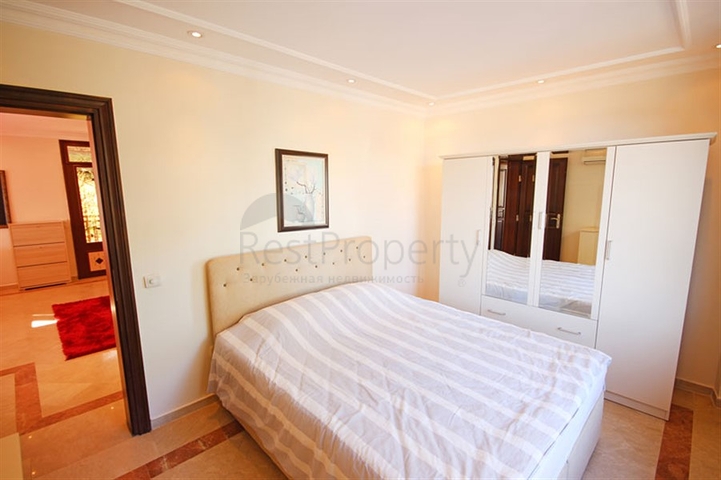 Меблированная уютная вилла с видом на море