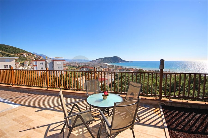 Меблированная уютная вилла с видом на море