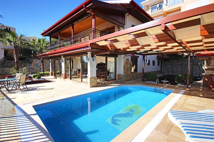 Меблированная уютная вилла с видом на море