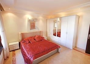 Меблированная уютная вилла с видом на море