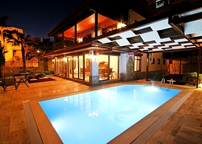 Меблированная уютная вилла с видом на море