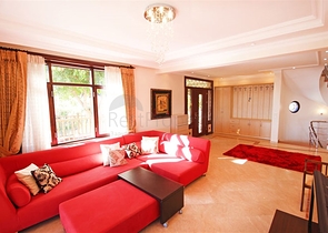 Меблированная уютная вилла с видом на море