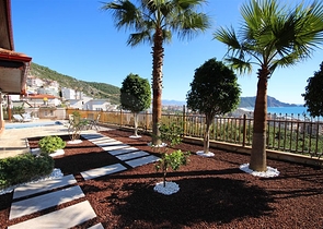 Меблированная уютная вилла с видом на море