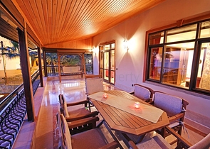 Меблированная уютная вилла с видом на море