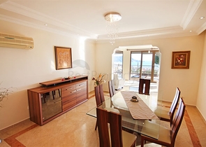 Меблированная уютная вилла с видом на море