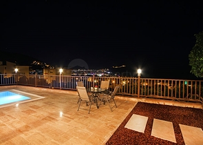 Меблированная уютная вилла с видом на море