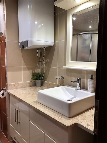 Меблированные апартаменты на первой линии в Махмутларе