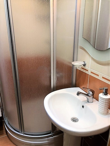 Меблированные апартаменты на первой линии в Махмутларе