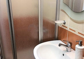 Меблированные апартаменты на первой линии в Махмутларе