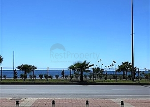 Меблированные апартаменты на первой линии в Махмутларе