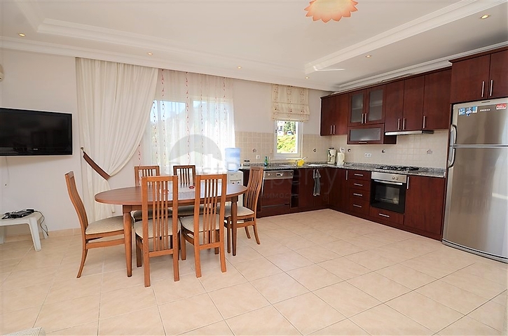 Меблированные апартаменты 2+1 в центре Алании