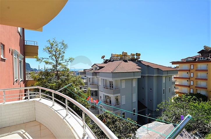 Меблированные апартаменты 2+1 в центре Алании