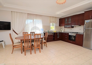 Меблированные апартаменты 2+1 в центре Алании