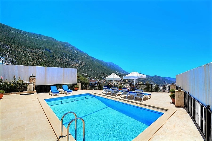 Уютная двухэтажная вилла в Калкане