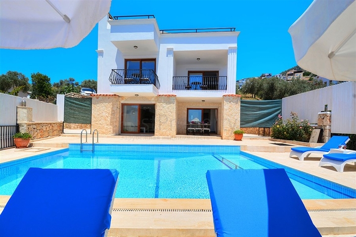 Уютная двухэтажная вилла в Калкане