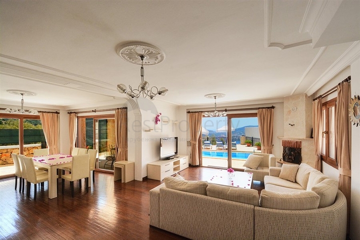 Уютная двухэтажная вилла в Калкане