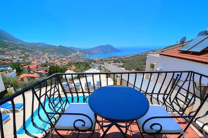 Уютная двухэтажная вилла в Калкане