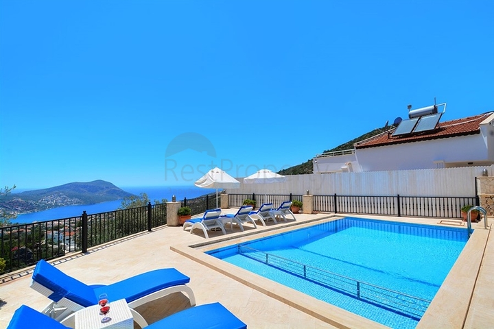 Уютная двухэтажная вилла в Калкане