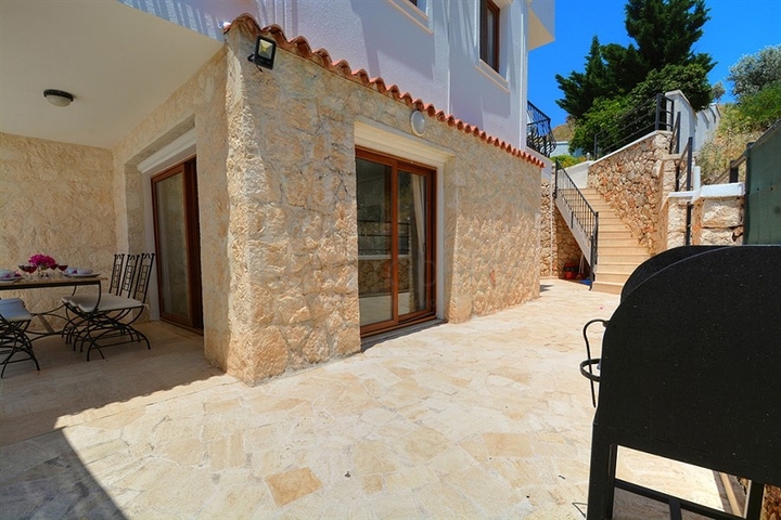 Уютная двухэтажная вилла в Калкане