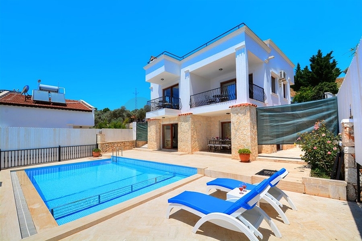 Уютная двухэтажная вилла в Калкане