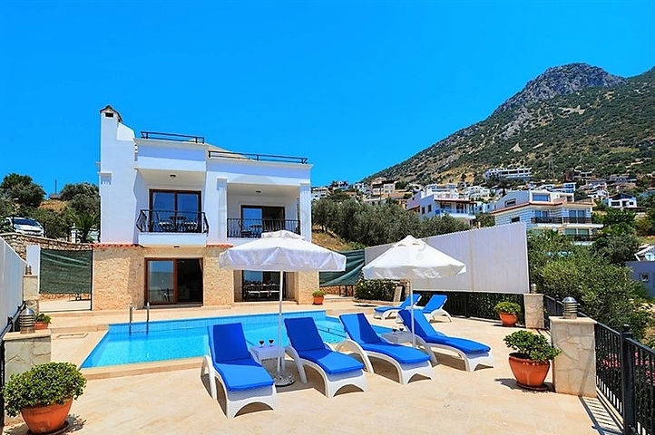 Уютная двухэтажная вилла в Калкане