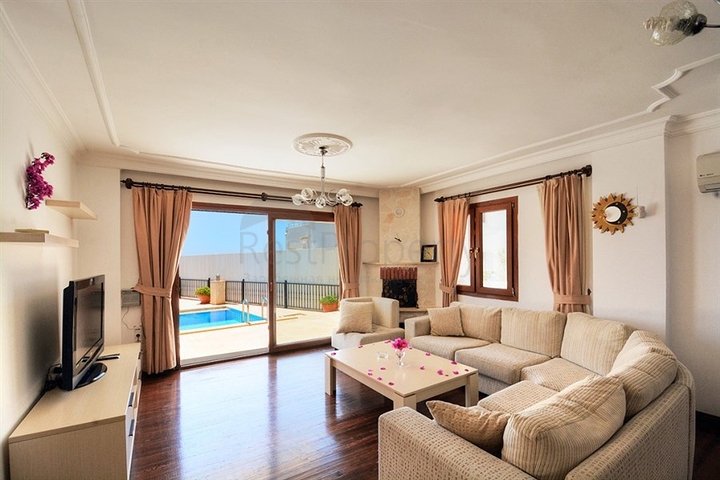 Уютная двухэтажная вилла в Калкане