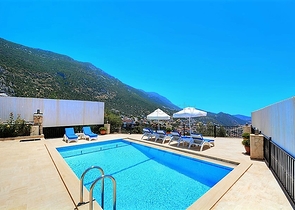 Уютная двухэтажная вилла в Калкане