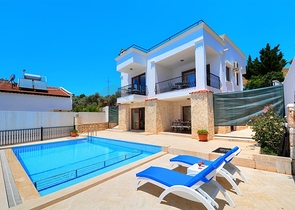 Уютная двухэтажная вилла в Калкане