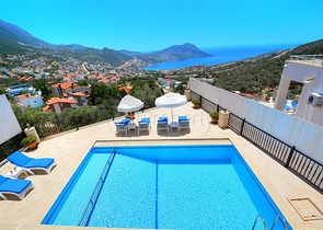 Уютная двухэтажная вилла в Калкане