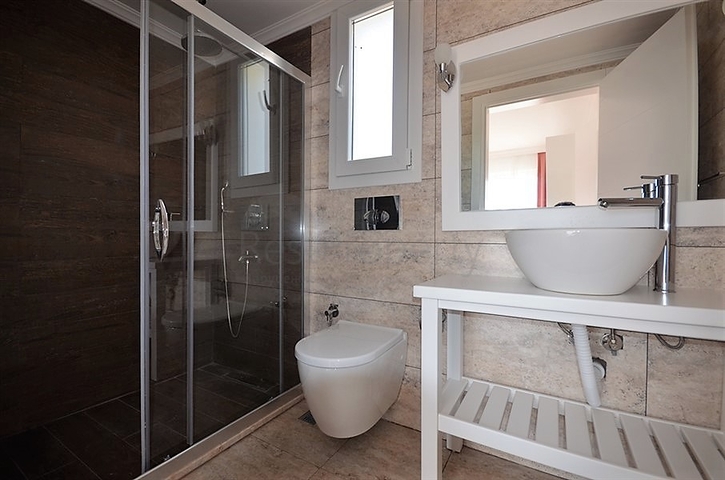 Трехэтажная вилла в районе Оваджик, Фетхие