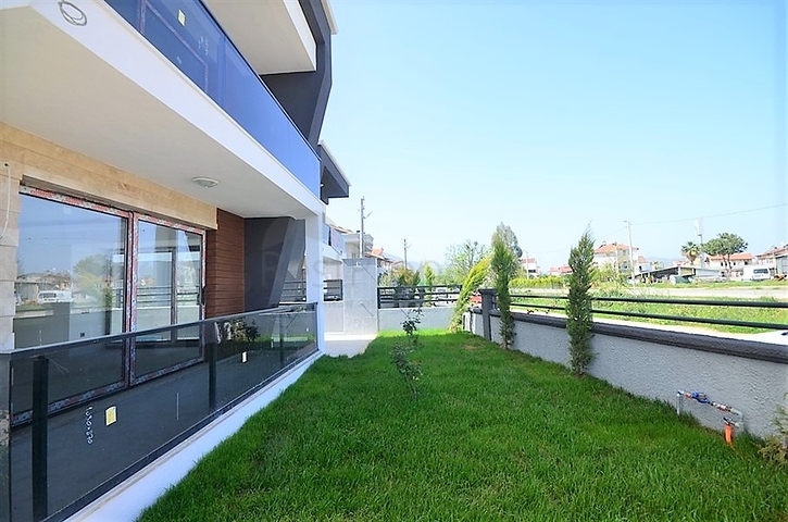 Новая трехэтажная вилла в центре Фетхие