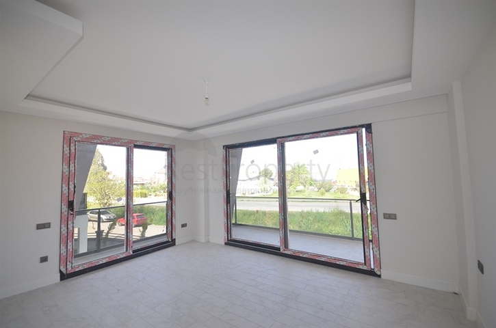 Новая трехэтажная вилла в центре Фетхие