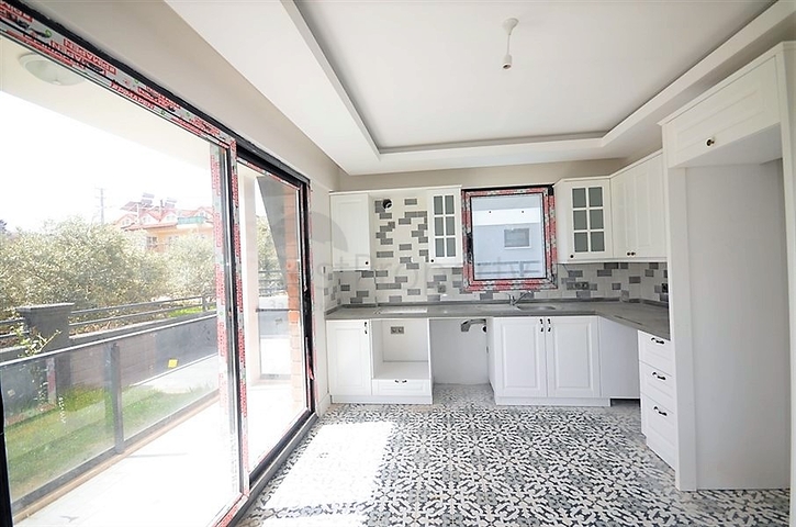 Новая трехэтажная вилла в центре Фетхие