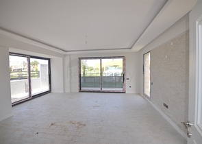 Новая трехэтажная вилла в центре Фетхие