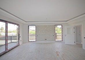 Новая трехэтажная вилла в центре Фетхие