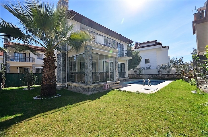 Двухэтажная меблированная вилла в Чалыш, Фетхие