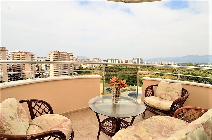 Трехкомнатные апартаменты в Махмутларе